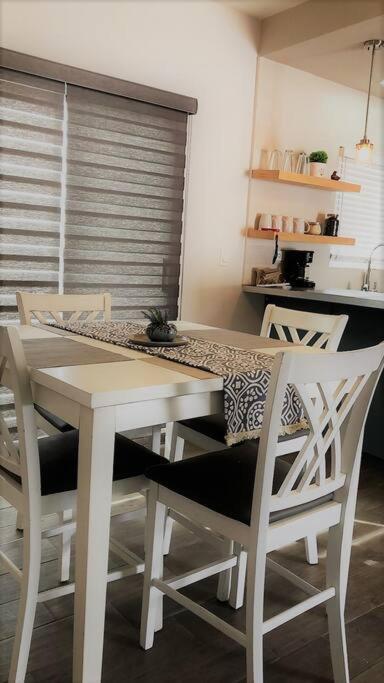 Lovely 1 Bedroom Apartment W/Private Parking Ensenada Esterno foto