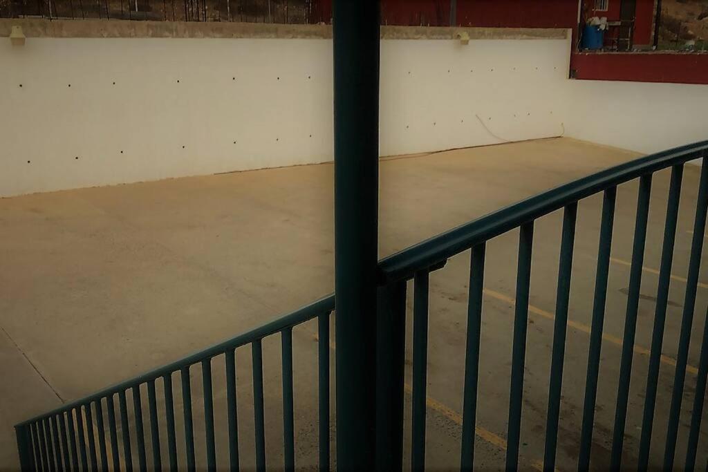 Lovely 1 Bedroom Apartment W/Private Parking Ensenada Esterno foto