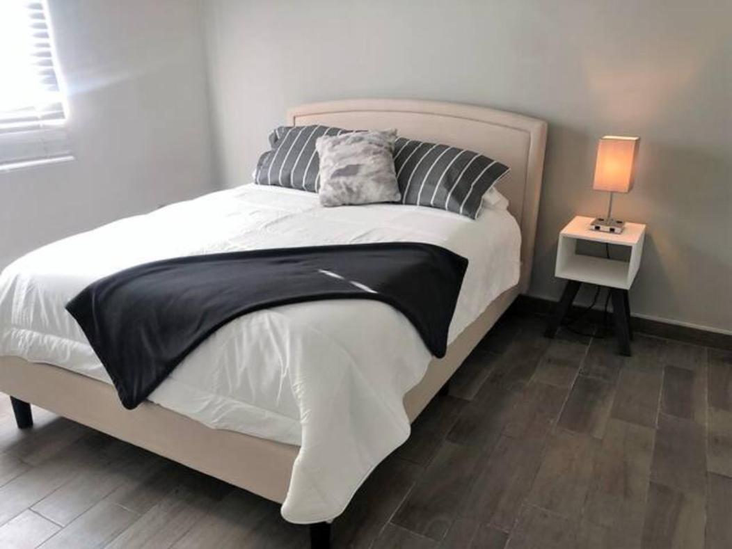 Lovely 1 Bedroom Apartment W/Private Parking Ensenada Esterno foto